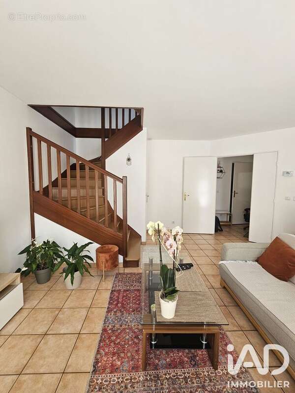 Maison 92 m² à Emerainville  - photo 6