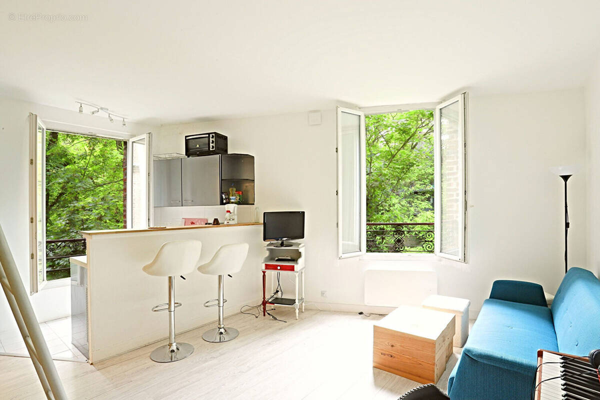 Appartement à PARIS-14E
