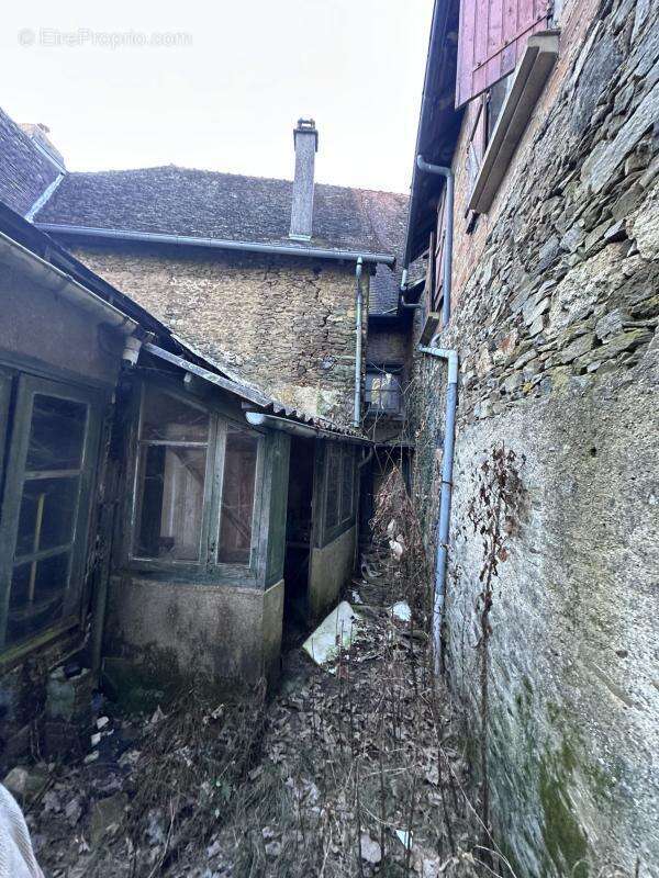 Maison à MAGNAC-BOURG