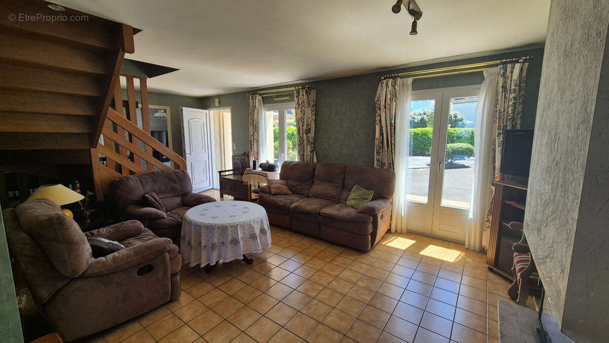 Maison 4 pièces avec vie de plain-pied à proximité de la plage au POULDU - photo 4