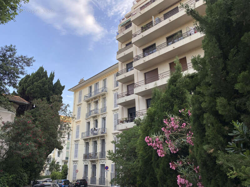 T2 grande terrasse à NICE (Libération) - photo 3