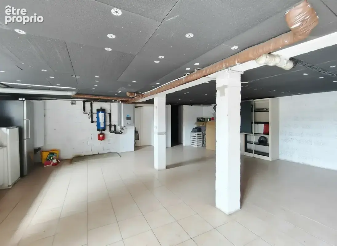 Maison renovee 4 chambres et double garage - photo 13