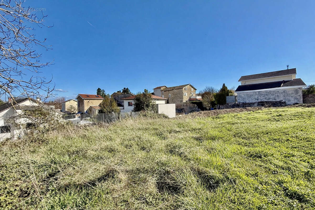 Terrain à SAINT-ALBAN-DE-ROCHE
