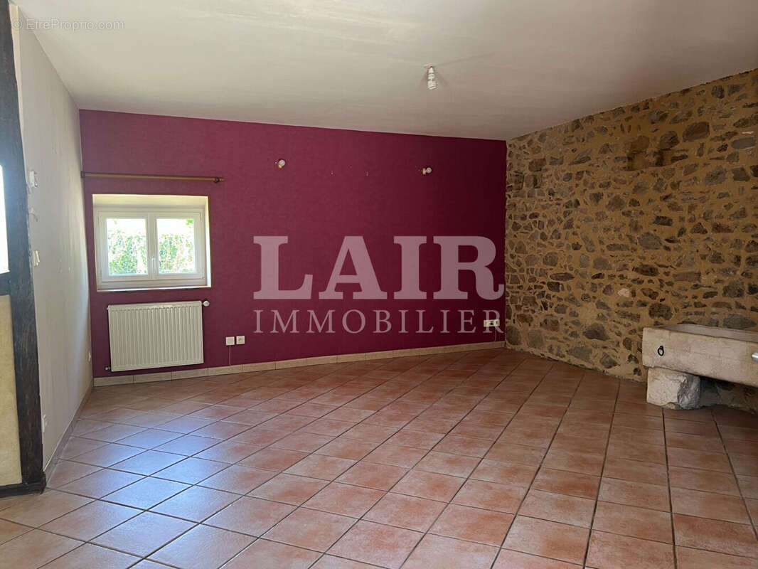 Maison à AVOINE