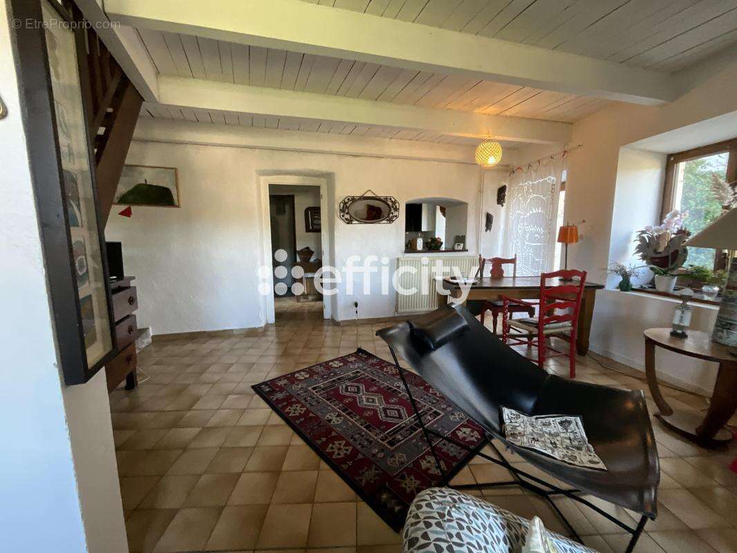 Maison à CHOMERAC