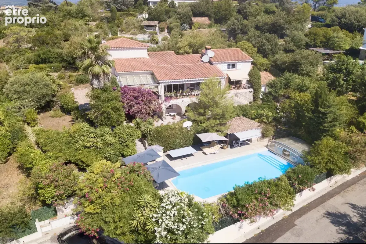 Photo Maison à Roquefort-Les-Pins au prix de 1 395 000€