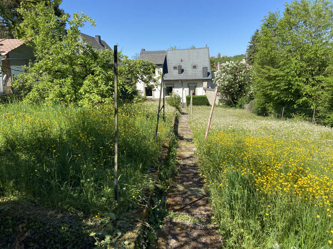 Maison familiale avec jardin à Sarreguemines - photo 2