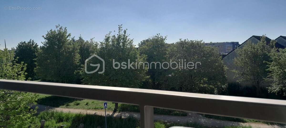 Appartement à FLEURY-MEROGIS