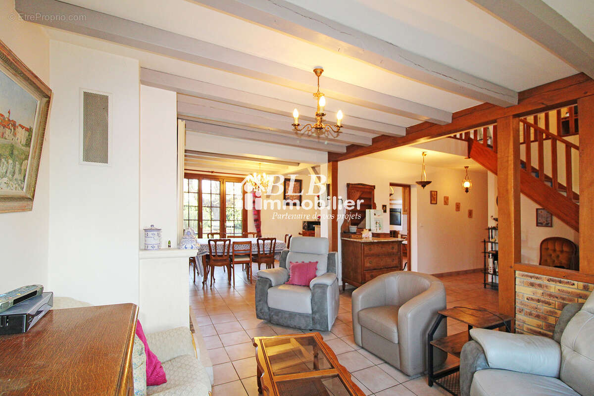 Maison à LE PERRAY-EN-YVELINES