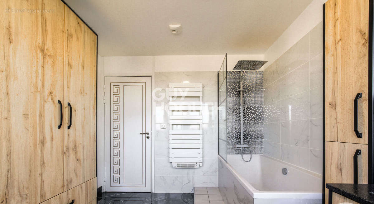 Appartement à RILLIEUX-LA-PAPE