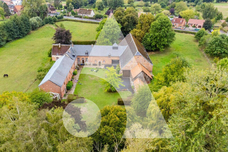 Maison à TAISNIERES-SUR-HON