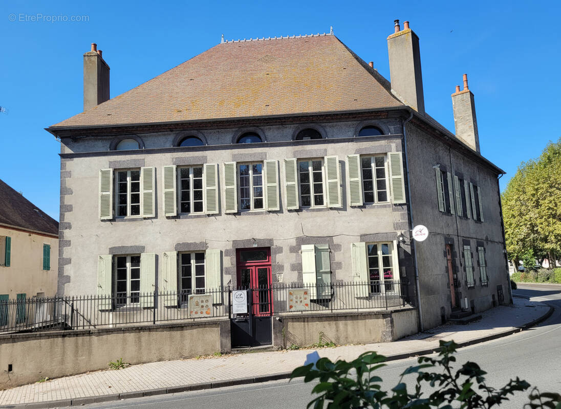 Appartement à SAINT-POURCAIN-SUR-SIOULE