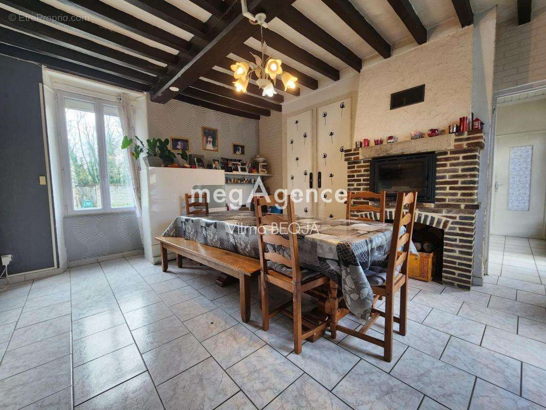 Maison à COURGENAY