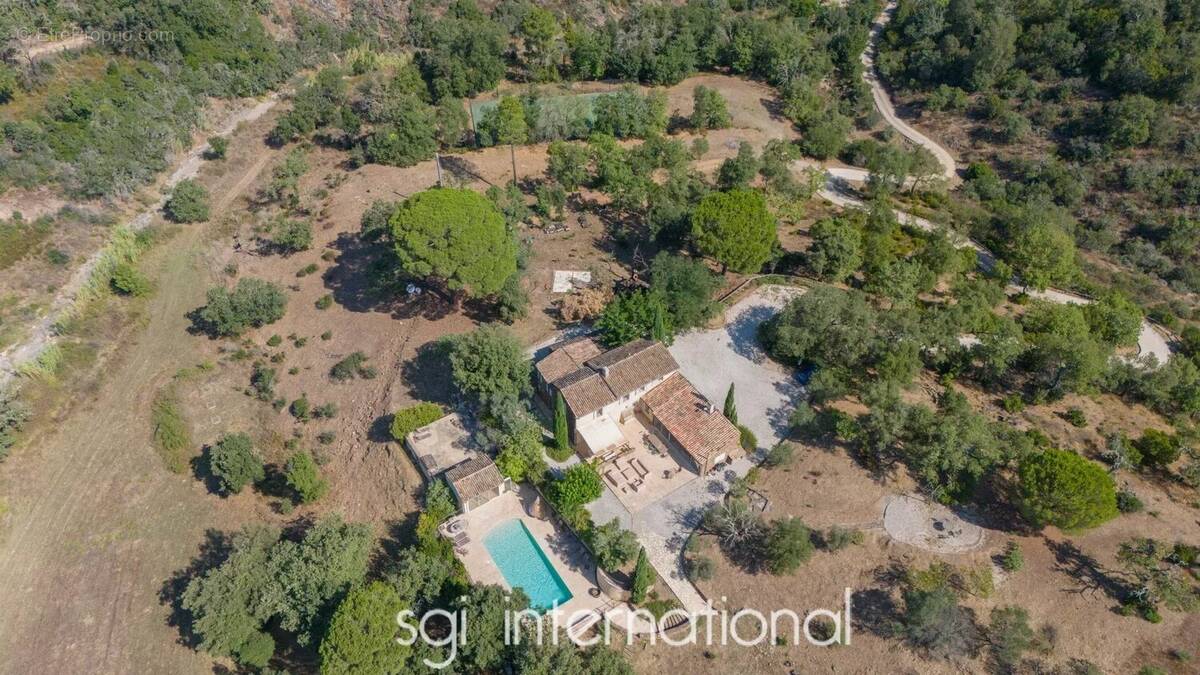 Maison à LA GARDE-FREINET