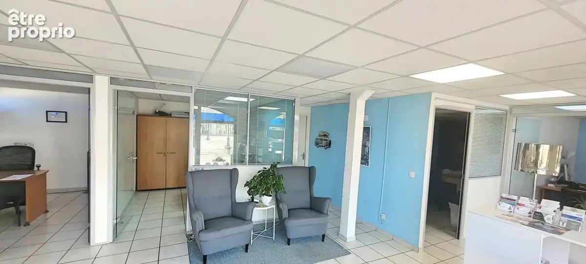 Local commercial Le Coudray-Montceaux 97,60 m2 - photo 7