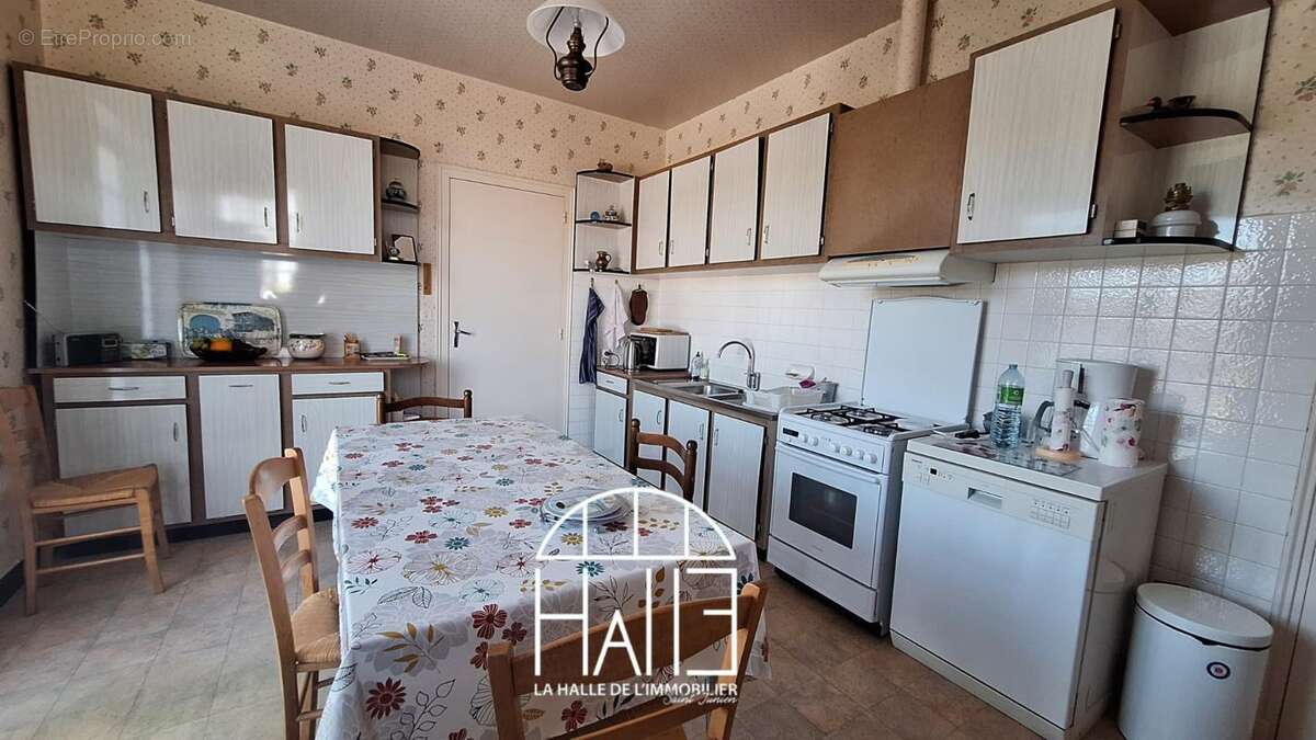 Maison 110 m² à Chassenon  - photo 4