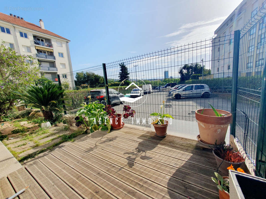 Appartement à SAINT-LAURENT-DU-VAR