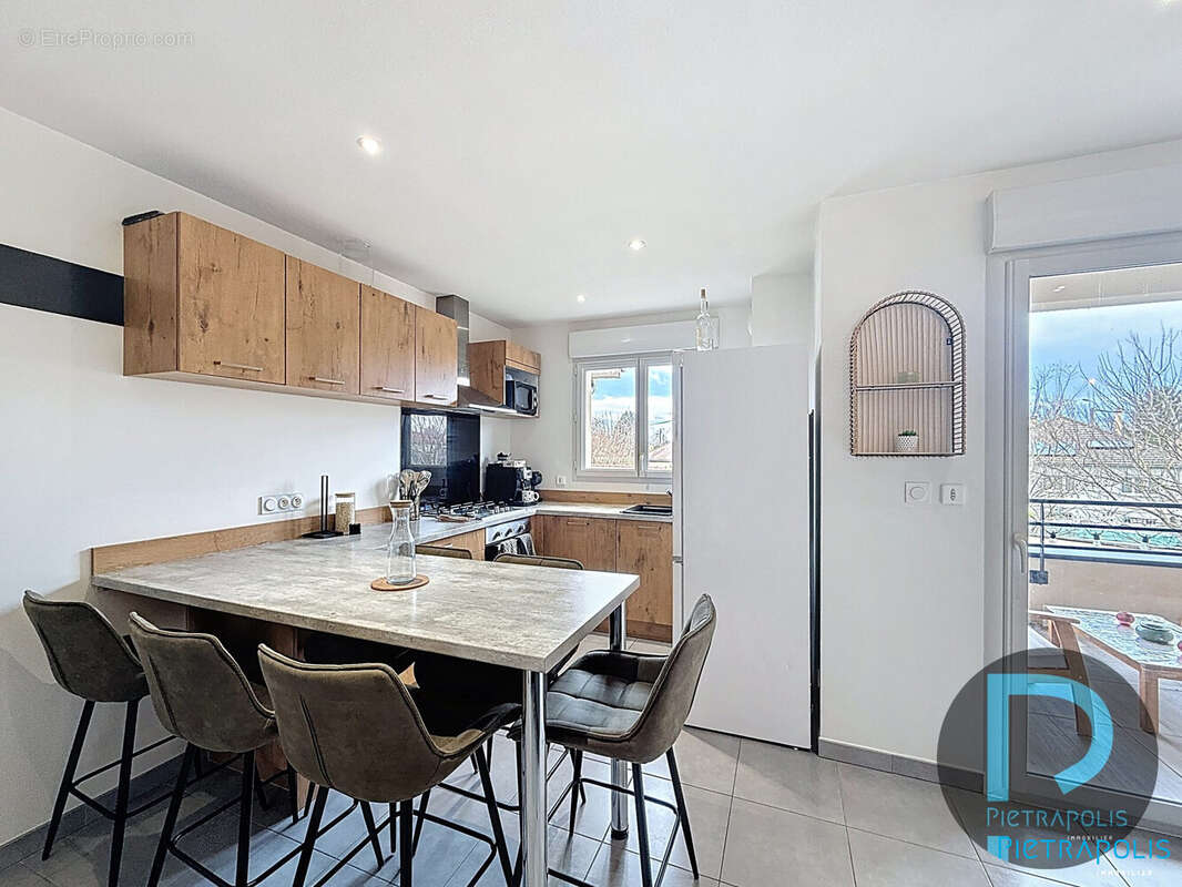 Appartement à CHAVANOZ