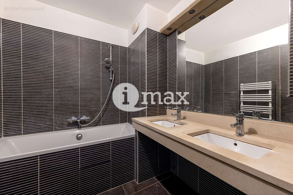 Appartement à LEVALLOIS-PERRET