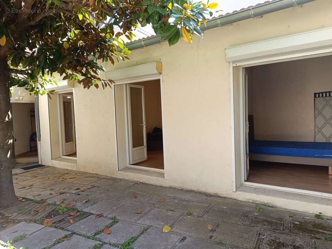 Maison à MONTELIMAR