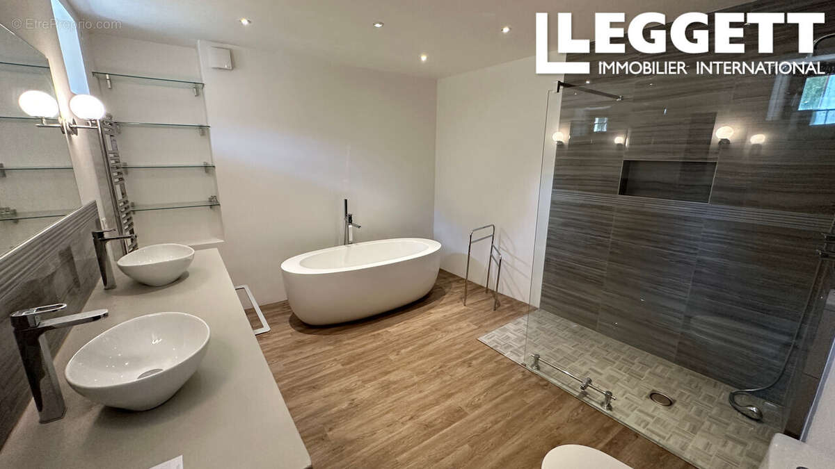 Maison à BARBEZIEUX-SAINT-HILAIRE