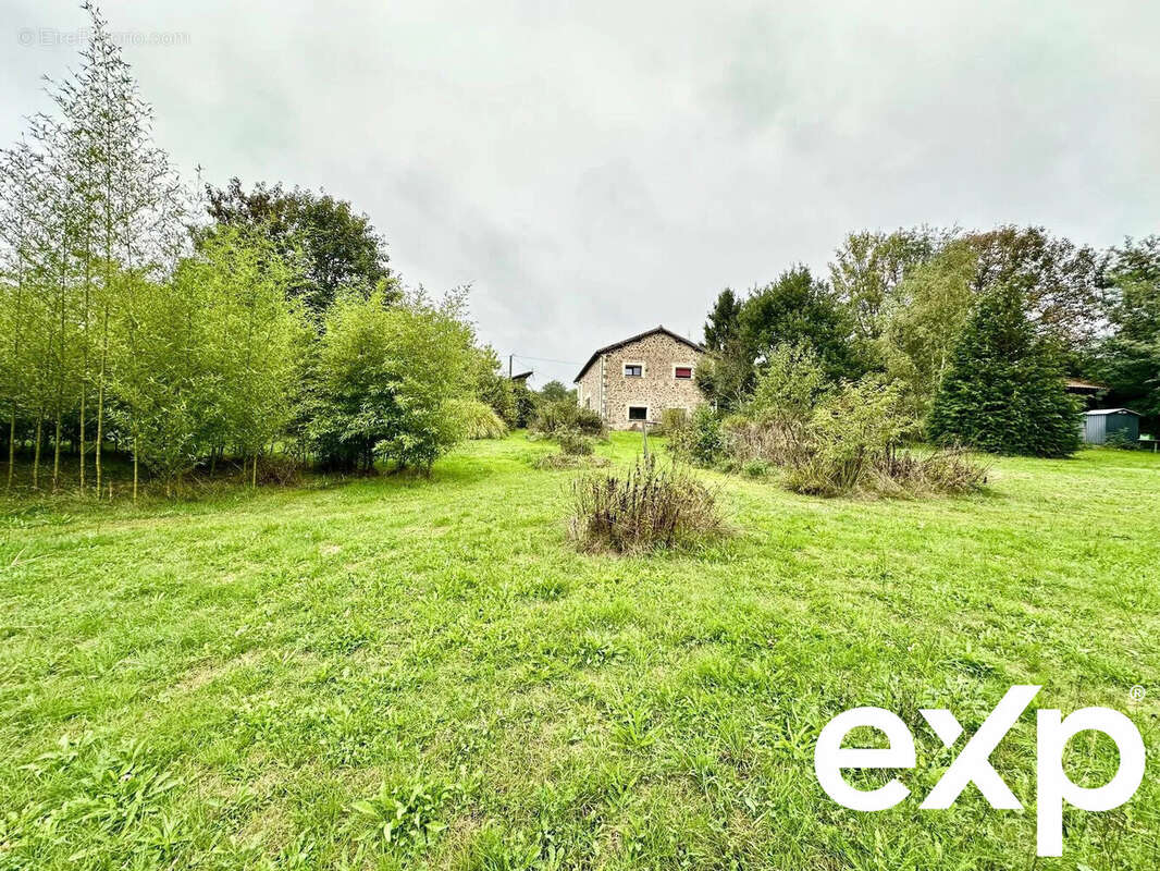 Maison à BUSSEROLLES