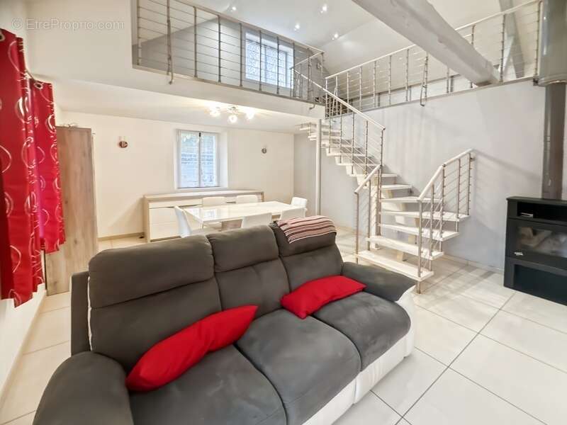 Maison rénovée 6 pièces sous sol total piscine - photo 13