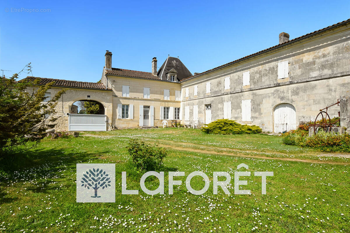 Maison à MAZEROLLES