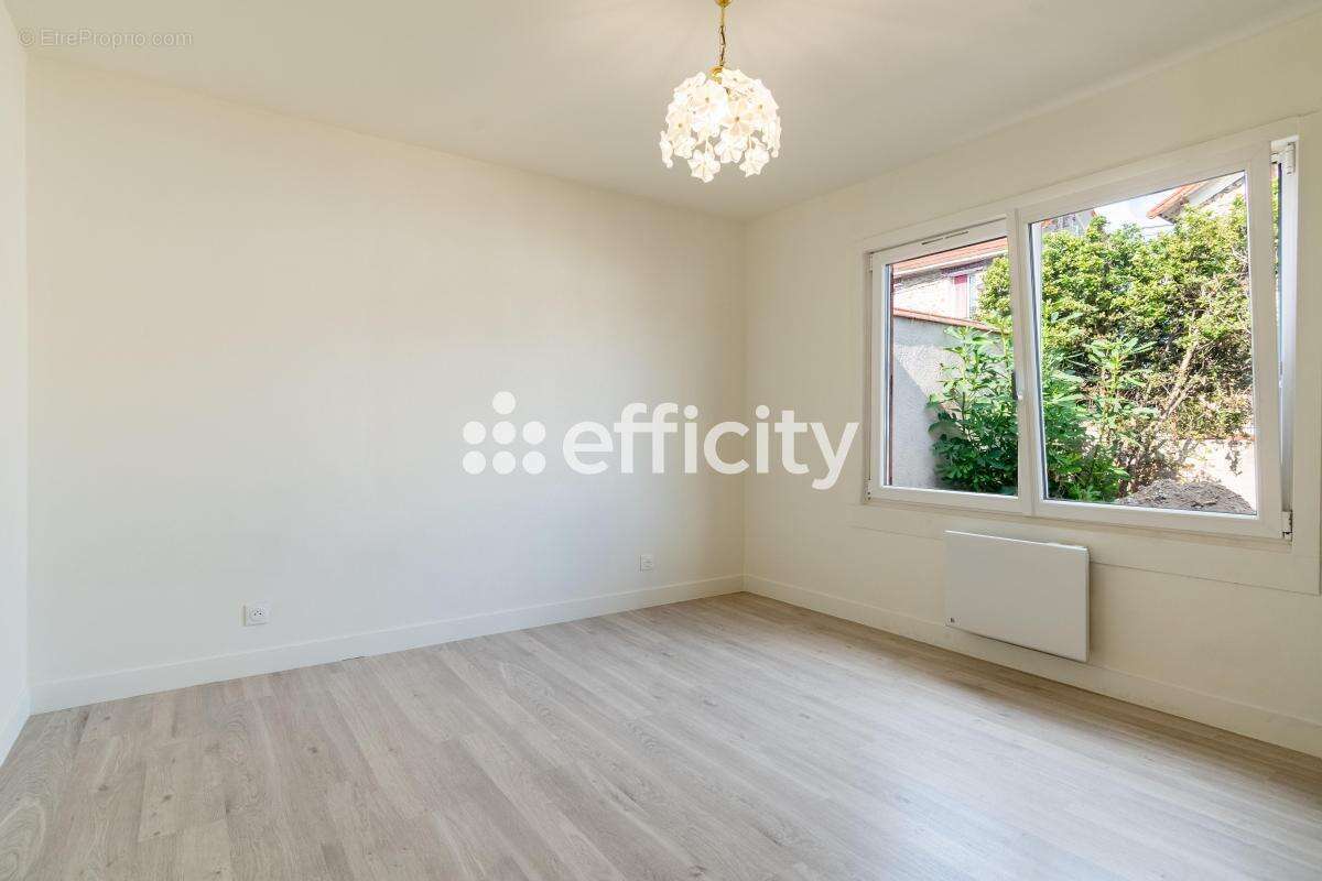 Maison à VILLENEUVE-LE-ROI