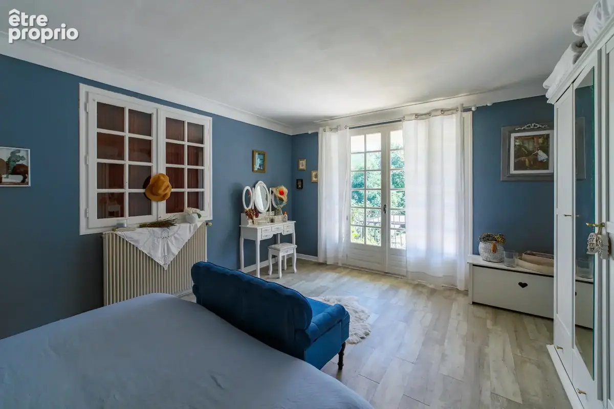 villa - 3 chambres - avec piscine - sur plus de 5000 m2 de terrain - photo 9