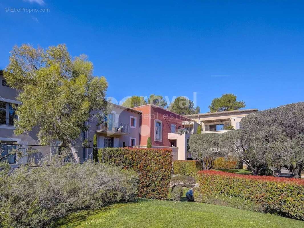 Appartement à MOUGINS