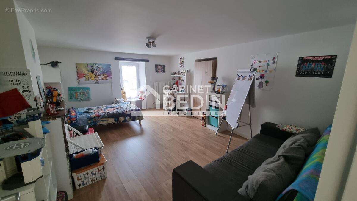 Maison à AURIAC-SUR-VENDINELLE