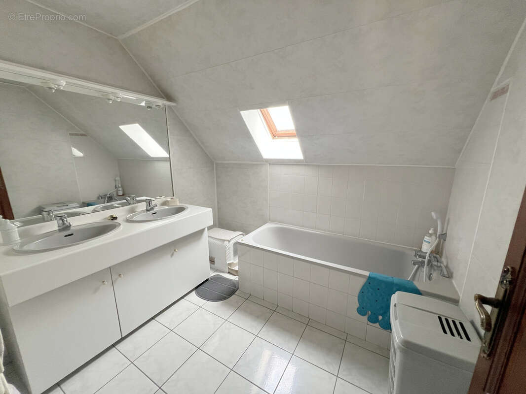 Maison à LA QUEUE-EN-BRIE