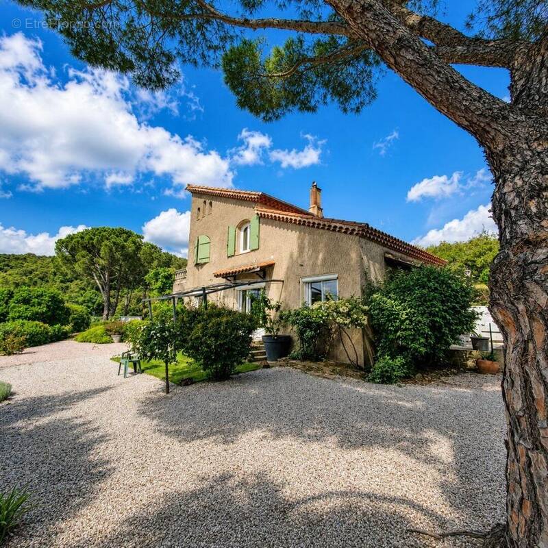 Photo 1 - Maison à ROQUEBRUN