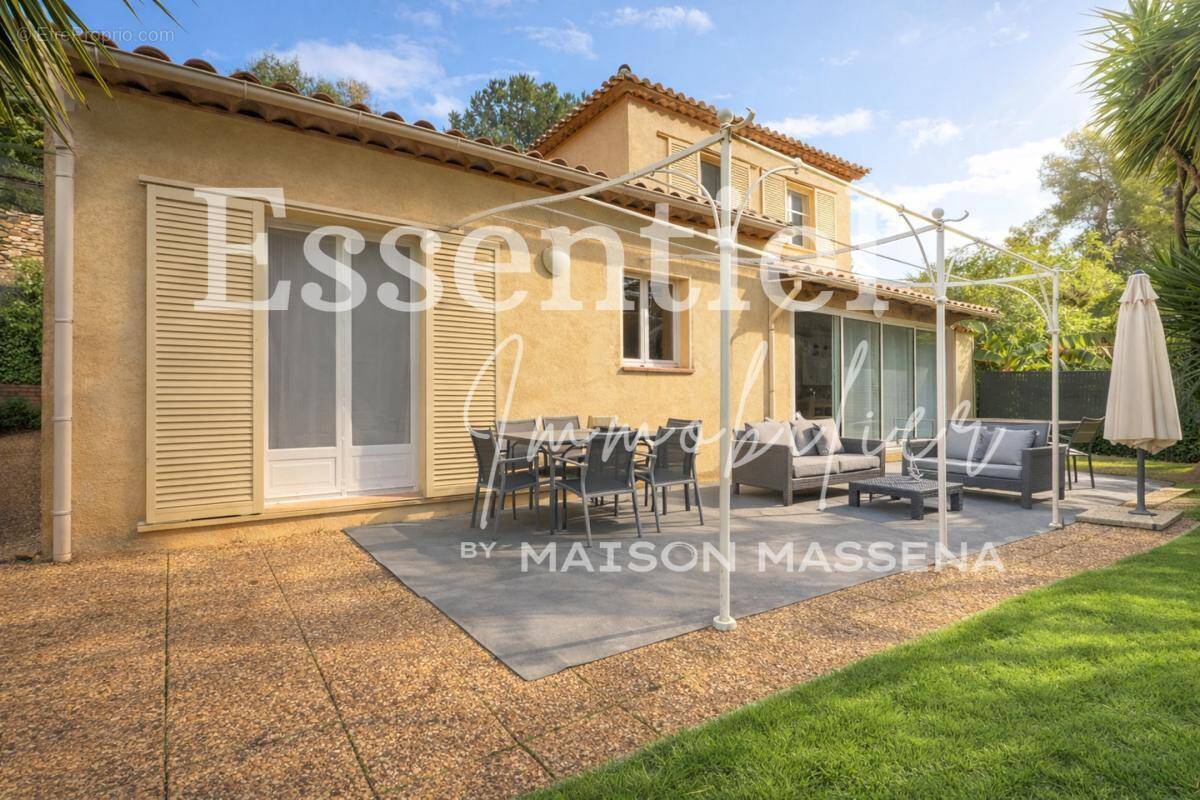 Maison à SAINT-LAURENT-DU-VAR