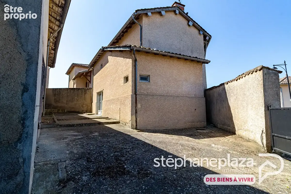Maison de village avec 220 m² de dépendances  Fort potentiel - photo 5