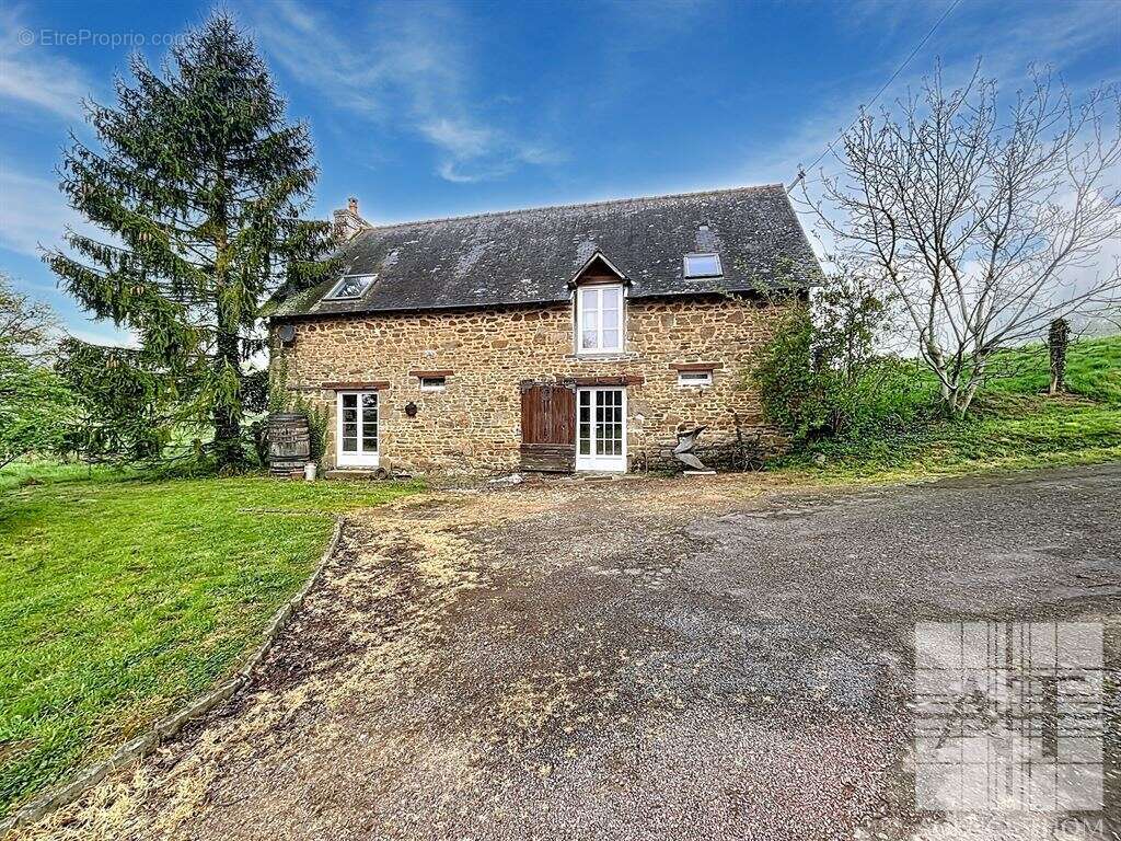 Maison à COUESMES-VAUCE