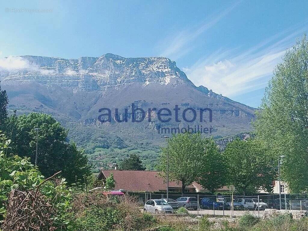 Terrain à LE PONT-DE-CLAIX