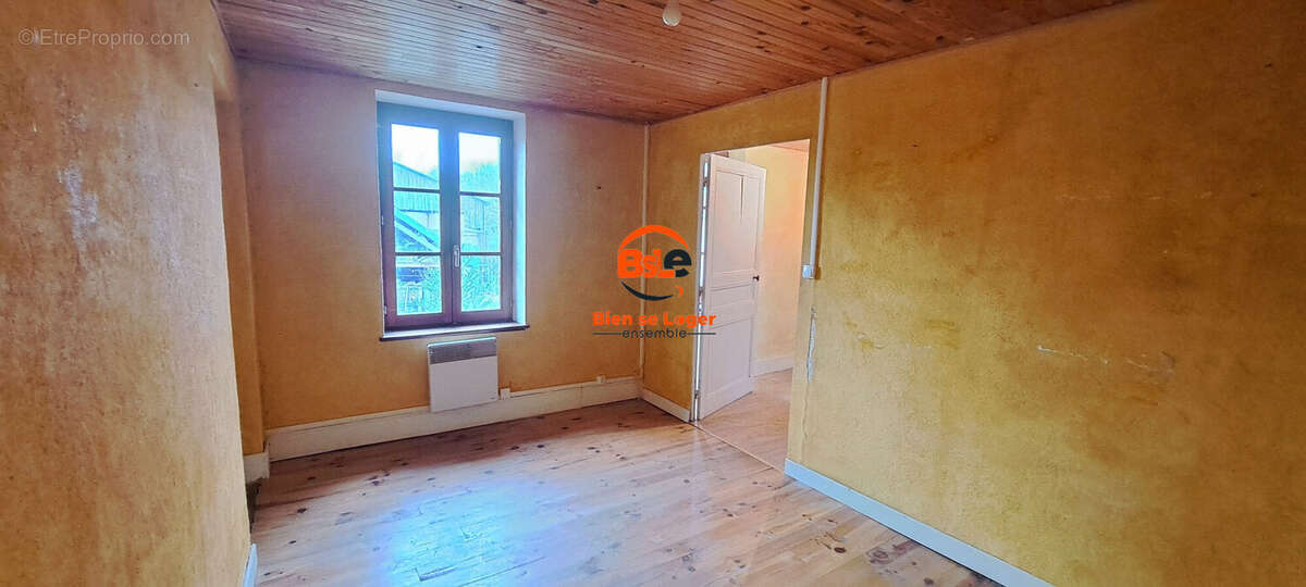 Maison à SAINT-HILAIRE-LA-CROIX