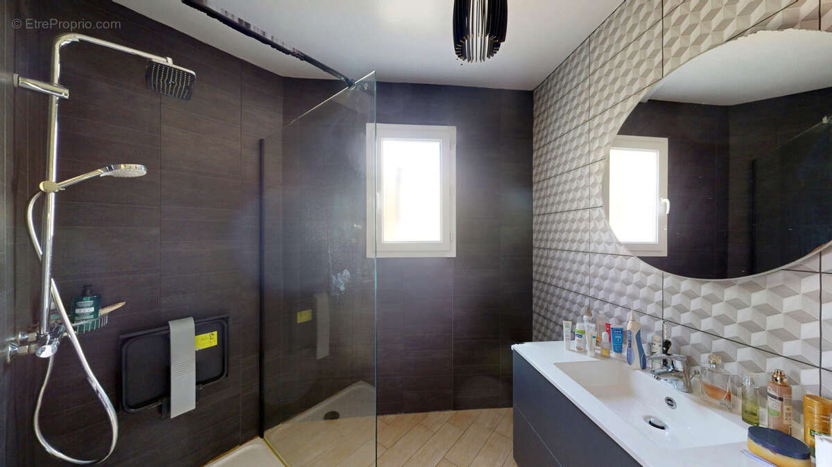 Anglet Brindos : Maison contemporaine T5 de plain-pied avec piscine - photo 8