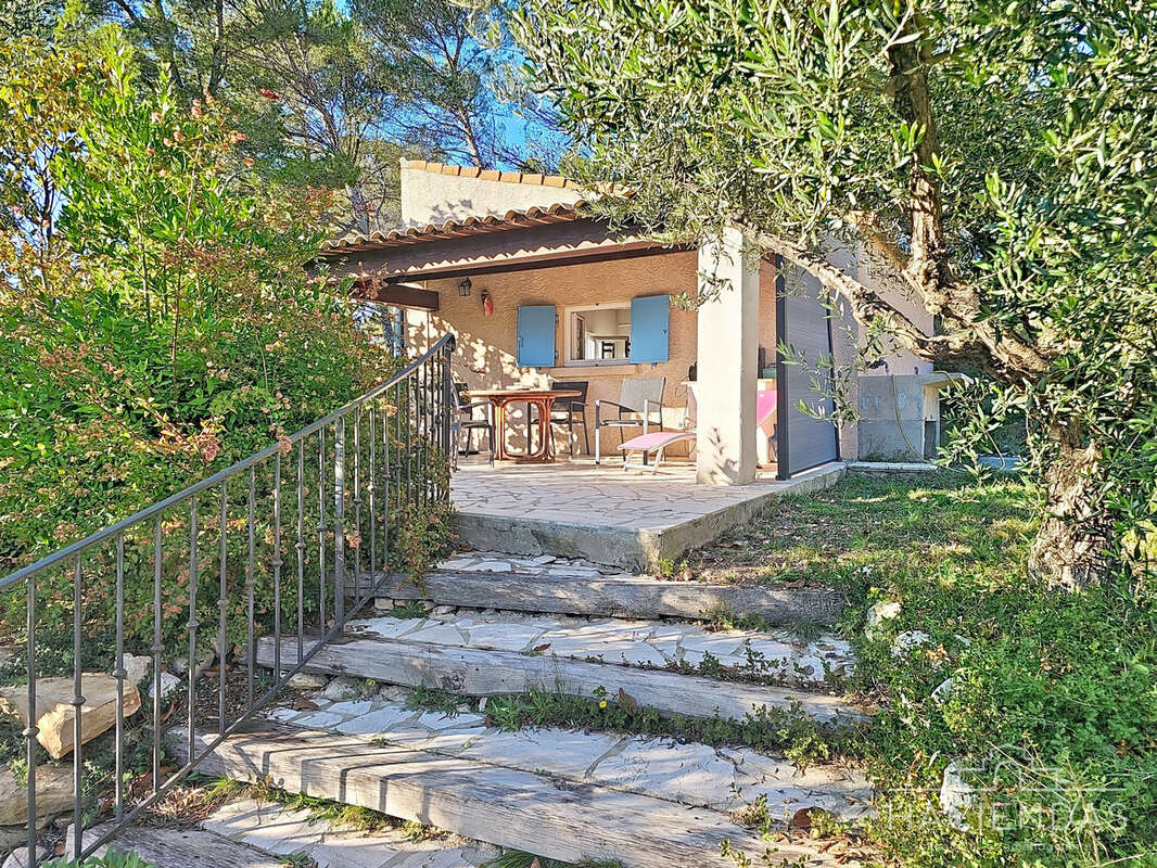 Maison à VENTABREN