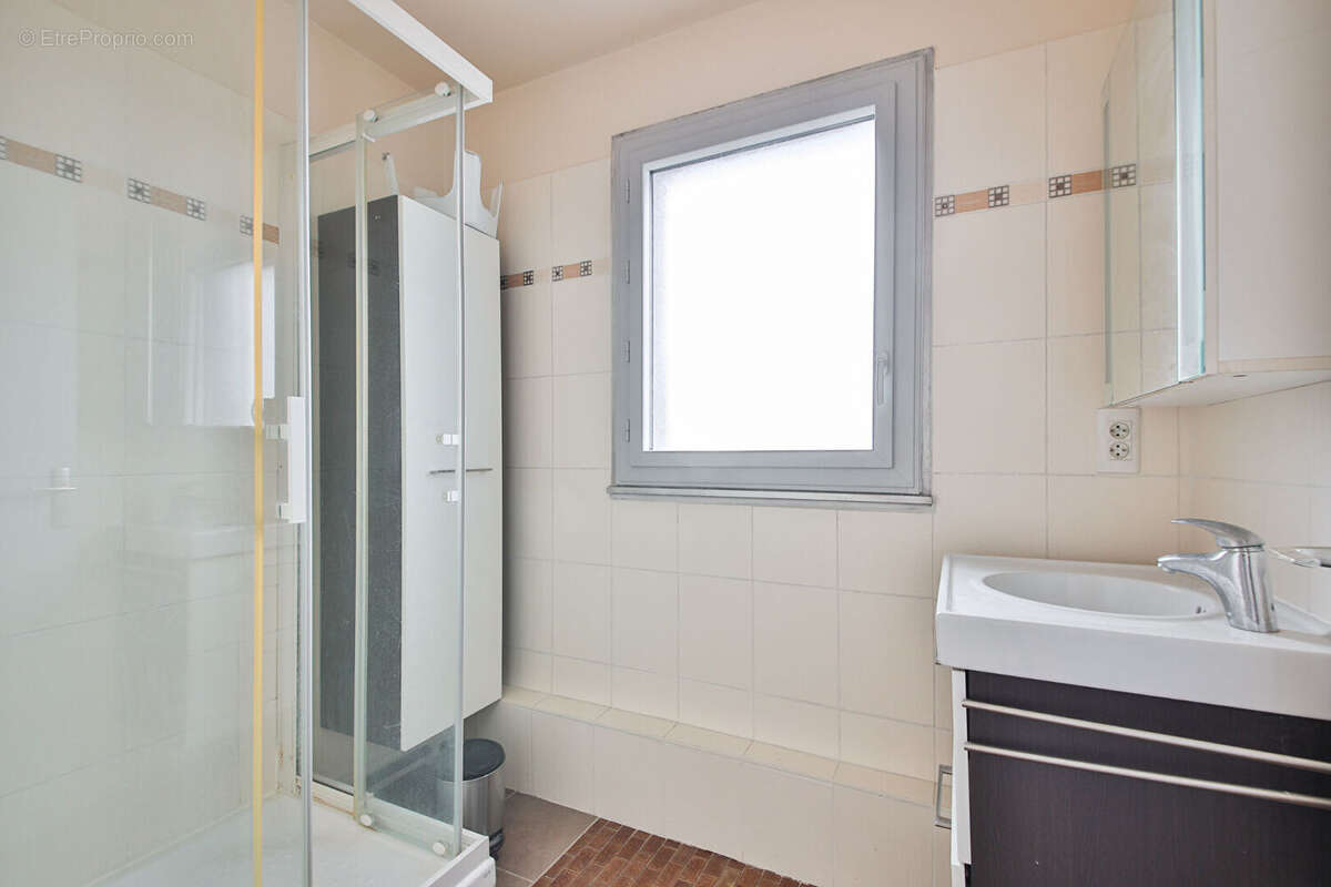 Appartement à PARIS-14E
