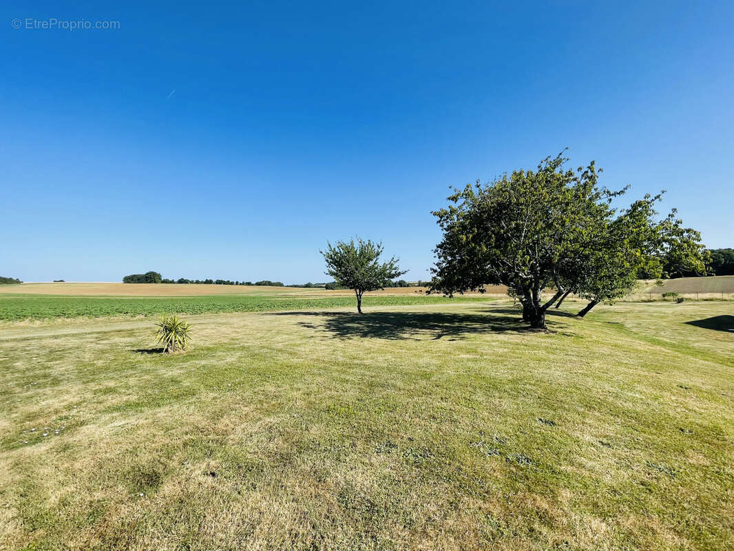 Maison à PAIZAY-LE-SEC