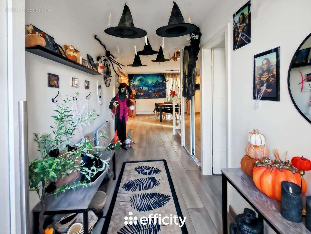 Maison à LA QUEUE-EN-BRIE