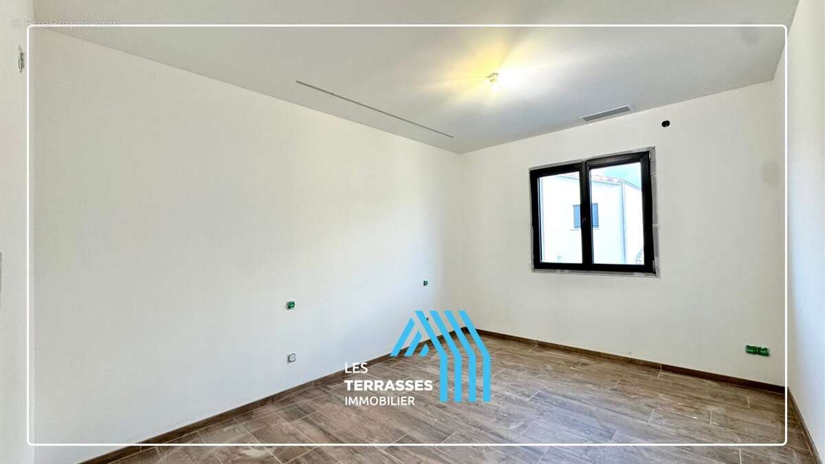 Maison à MONTELIMAR