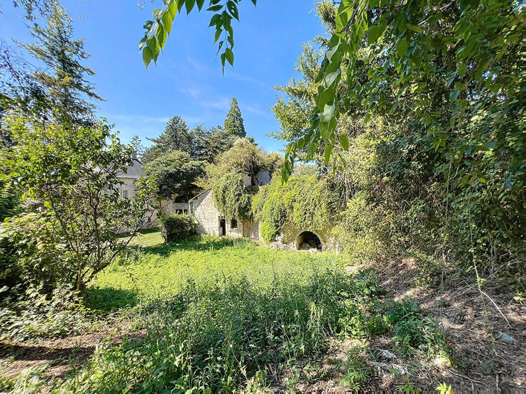 Maison à AMBILLOU-CHATEAU