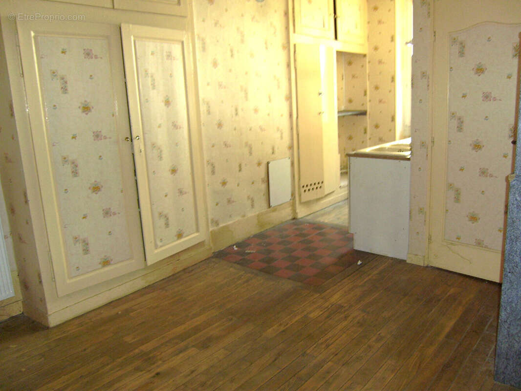 Appartement à SALINS-LES-BAINS