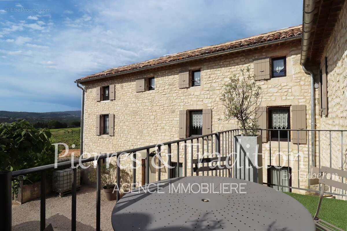 Maison à ROUSSILLON