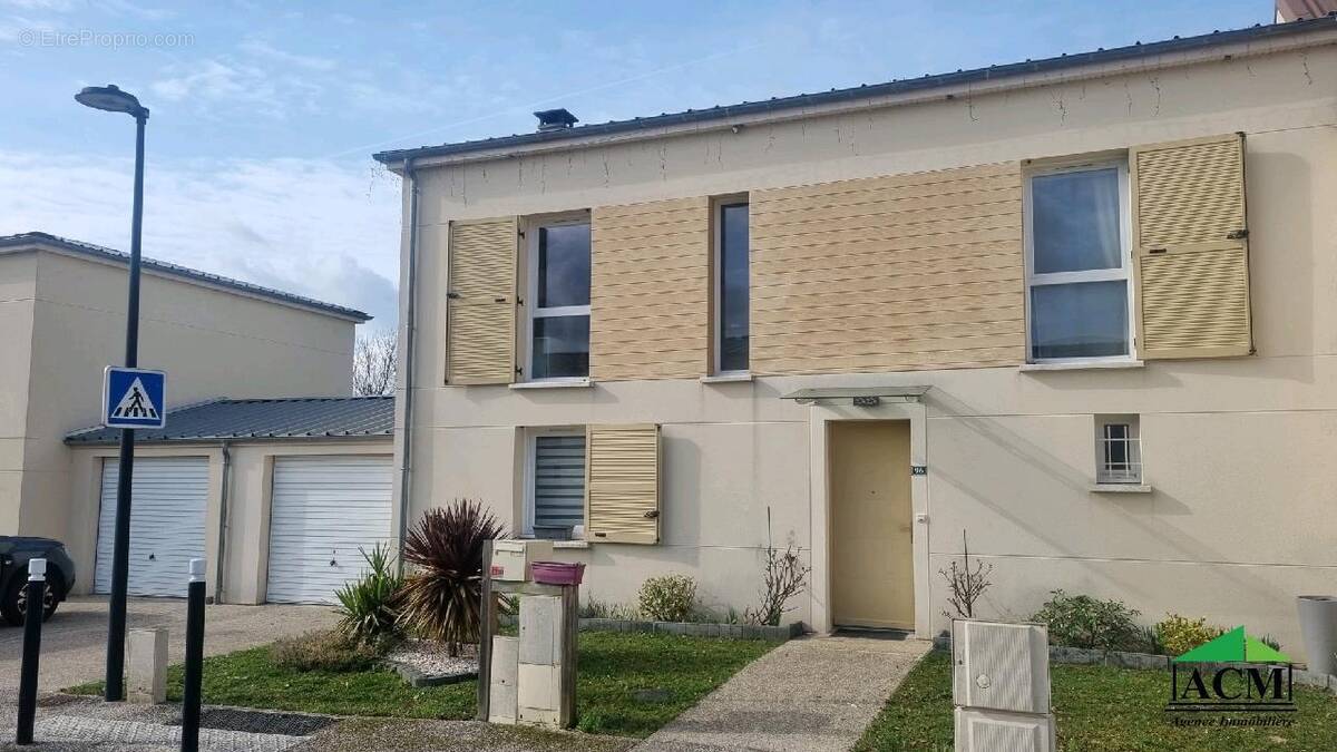 Maison à MERY-SUR-OISE