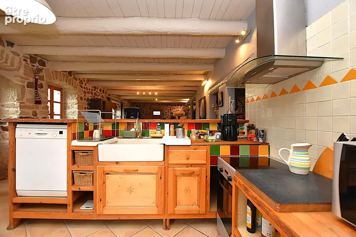 Maison en pierres 225 m² - photo 9